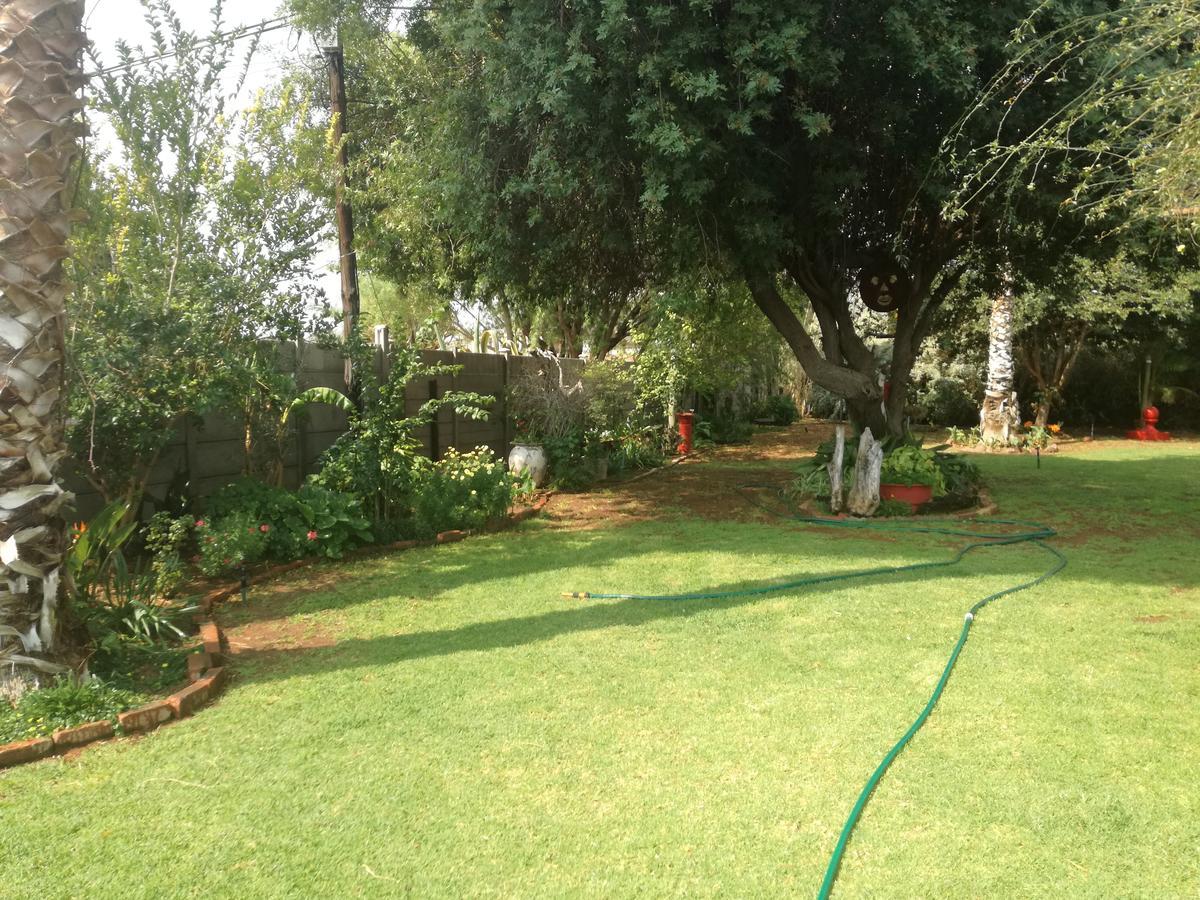 Mom'S Place Upington Exterior photo